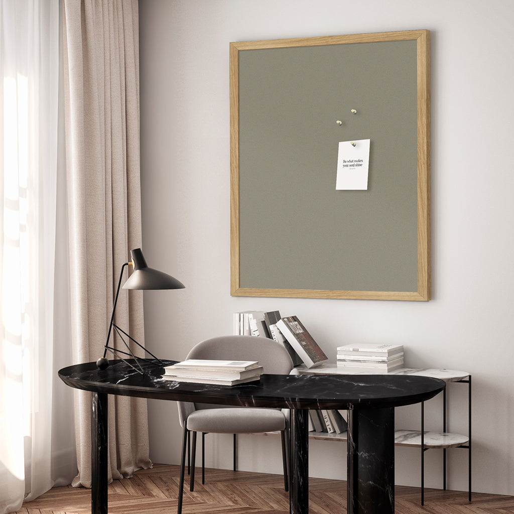 Opslagstavle m. egetræsramme, Green Symphony 62 x 42 cm