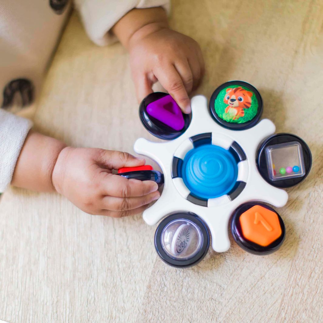 BABY Einstein Curiosity Clutch™ sensorisk legetøj