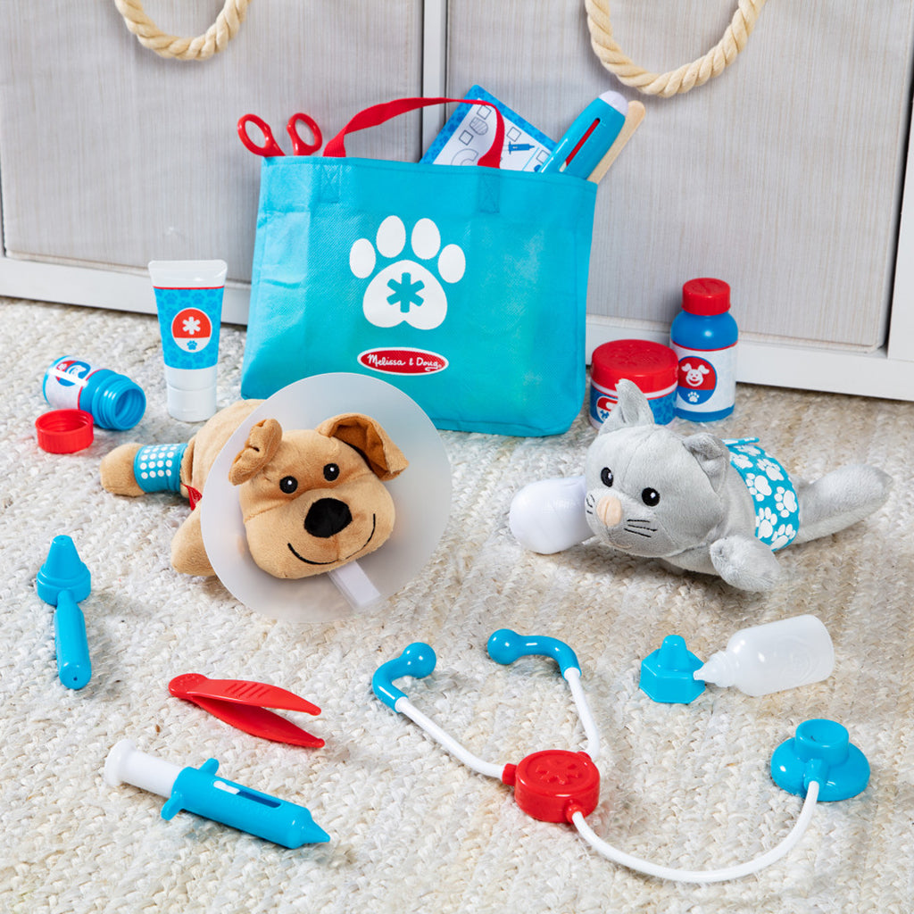 Melissa & Doug Veterinarian Set with 24 Pieces
