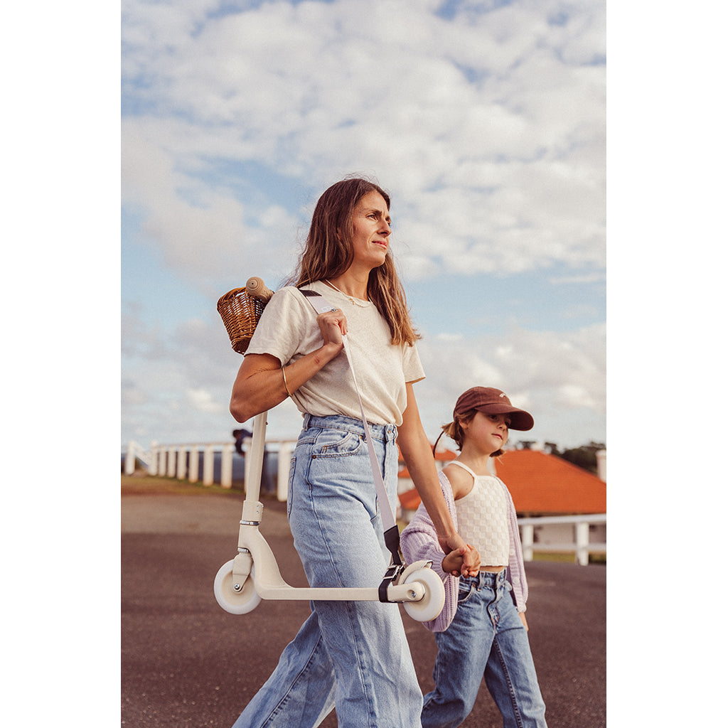 Banwood Carry Strap, Shoulder Strap for Skateboard, Scooter, and Balance Bike – Cream