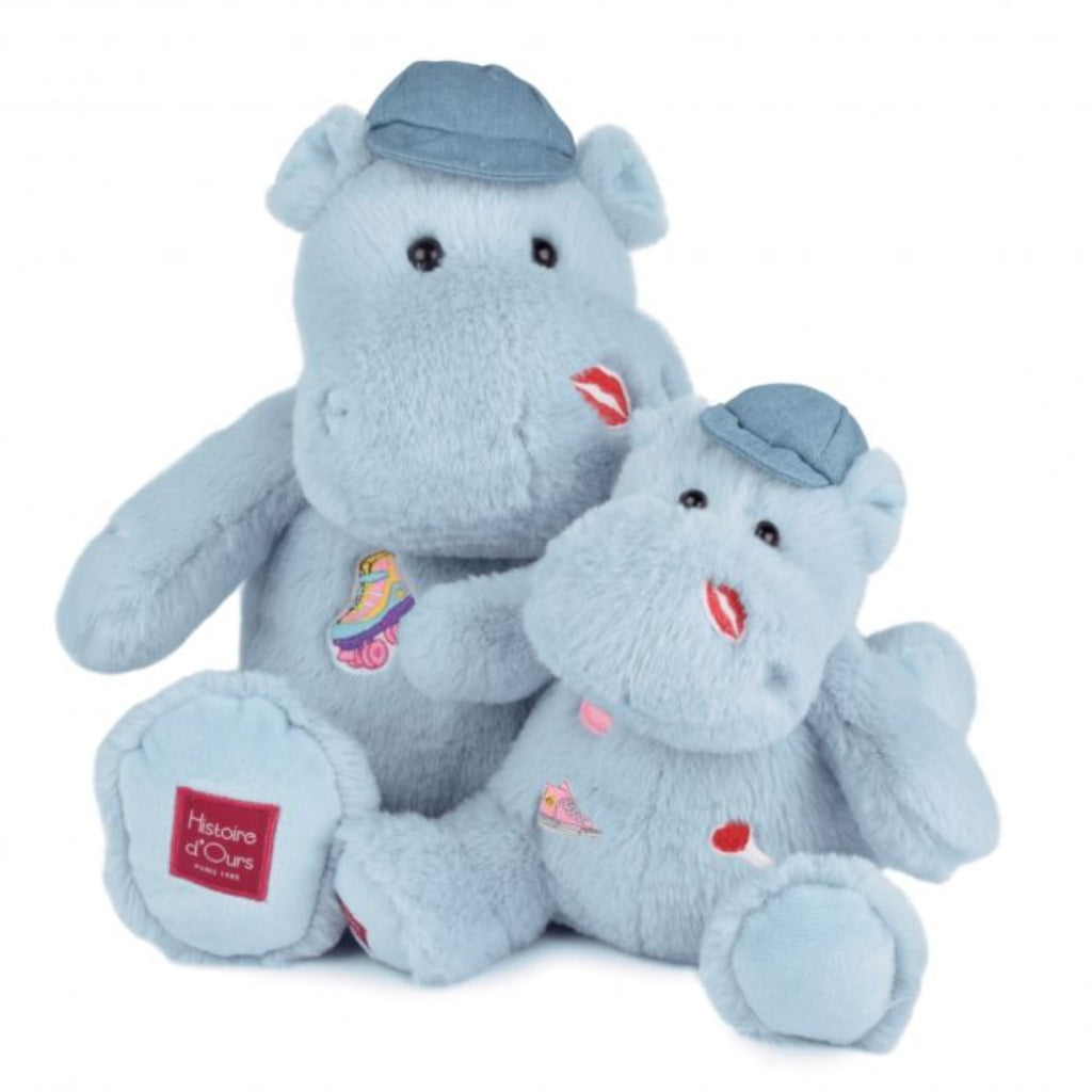 Doudou et Compagnie Flodhest bamse, blå m. broderede stickers - 20 cm