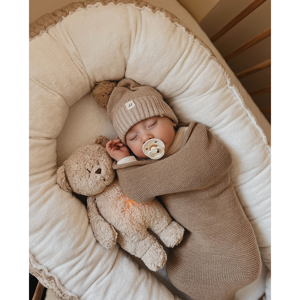 Moonie 2.0, Organic Humming Bear with Pink Noise and Lamp - Cappuccino