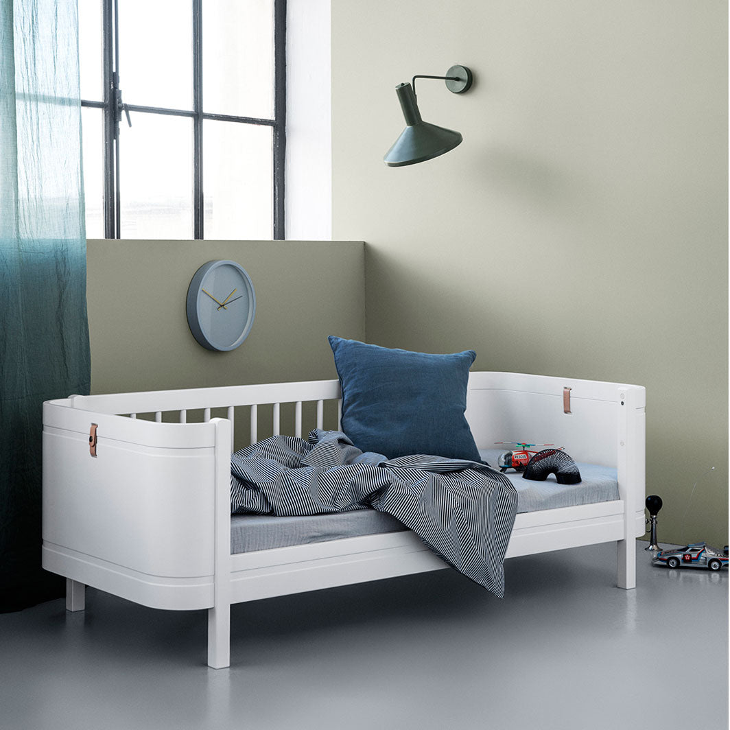 Oliver Furniture, Wood Mini+ Crib Including Junior Kit – White