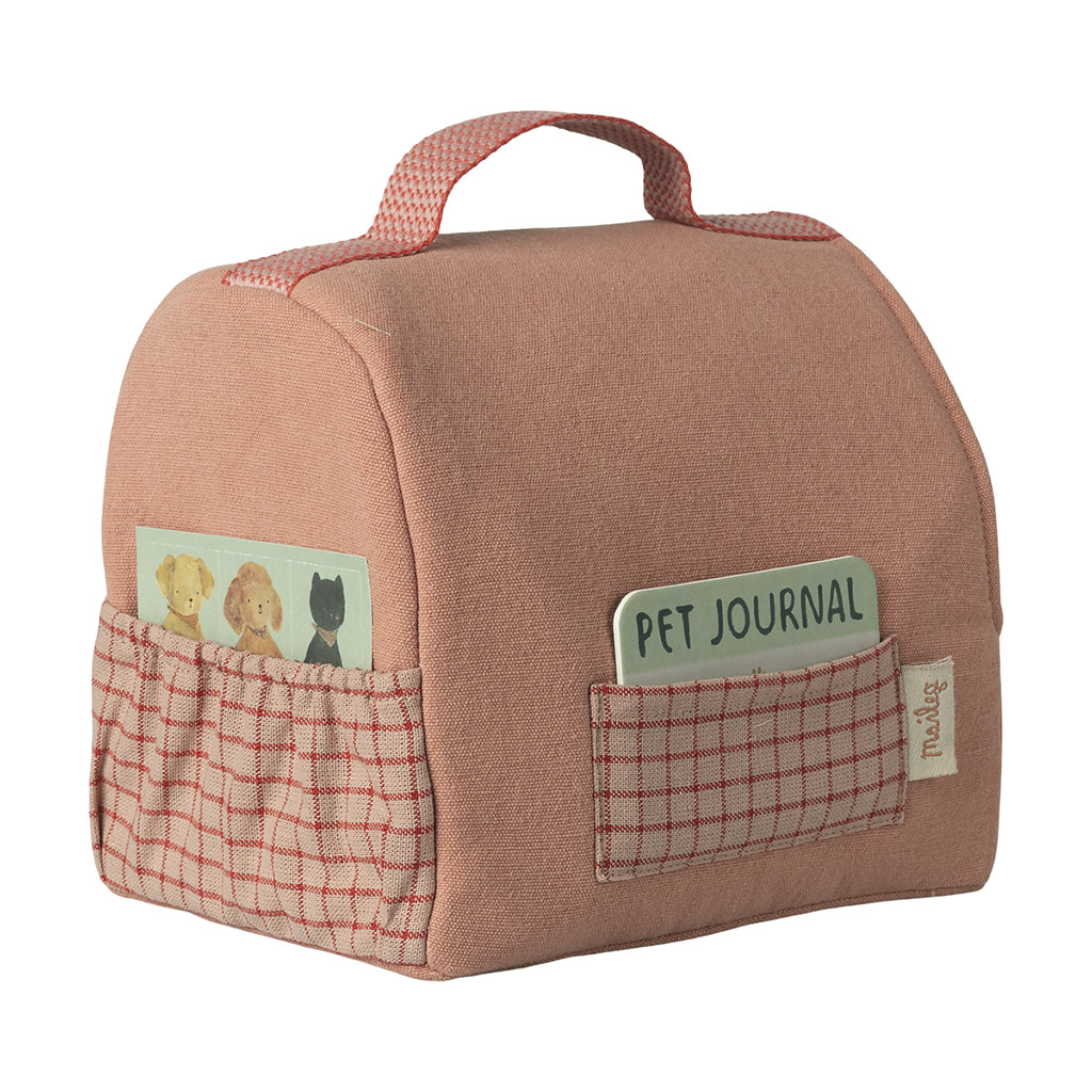 Maileg Pet Carrier, Small – for Plush Puppy – Coral