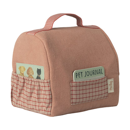 Maileg Pet Carrier, Small – for Plush Puppy – Coral