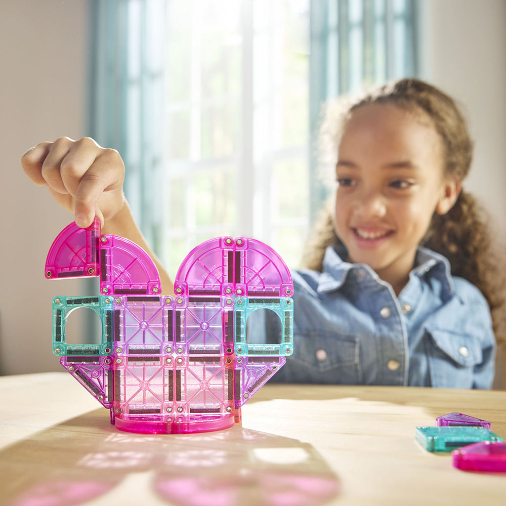MAGNA-TILES Magnetic Building Set, Heart to Heart Travel Set with 26 Pieces