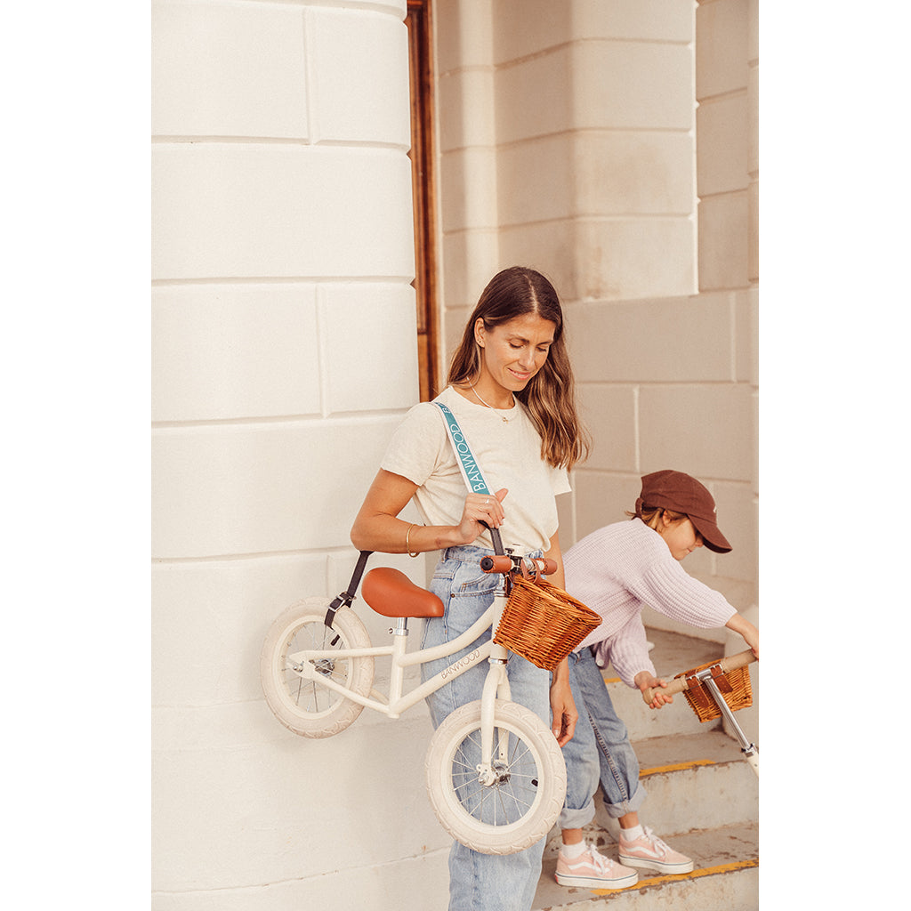 Banwood Carry Strap, Shoulder Strap for Skateboard, Scooter, and Balance Bike – Cream