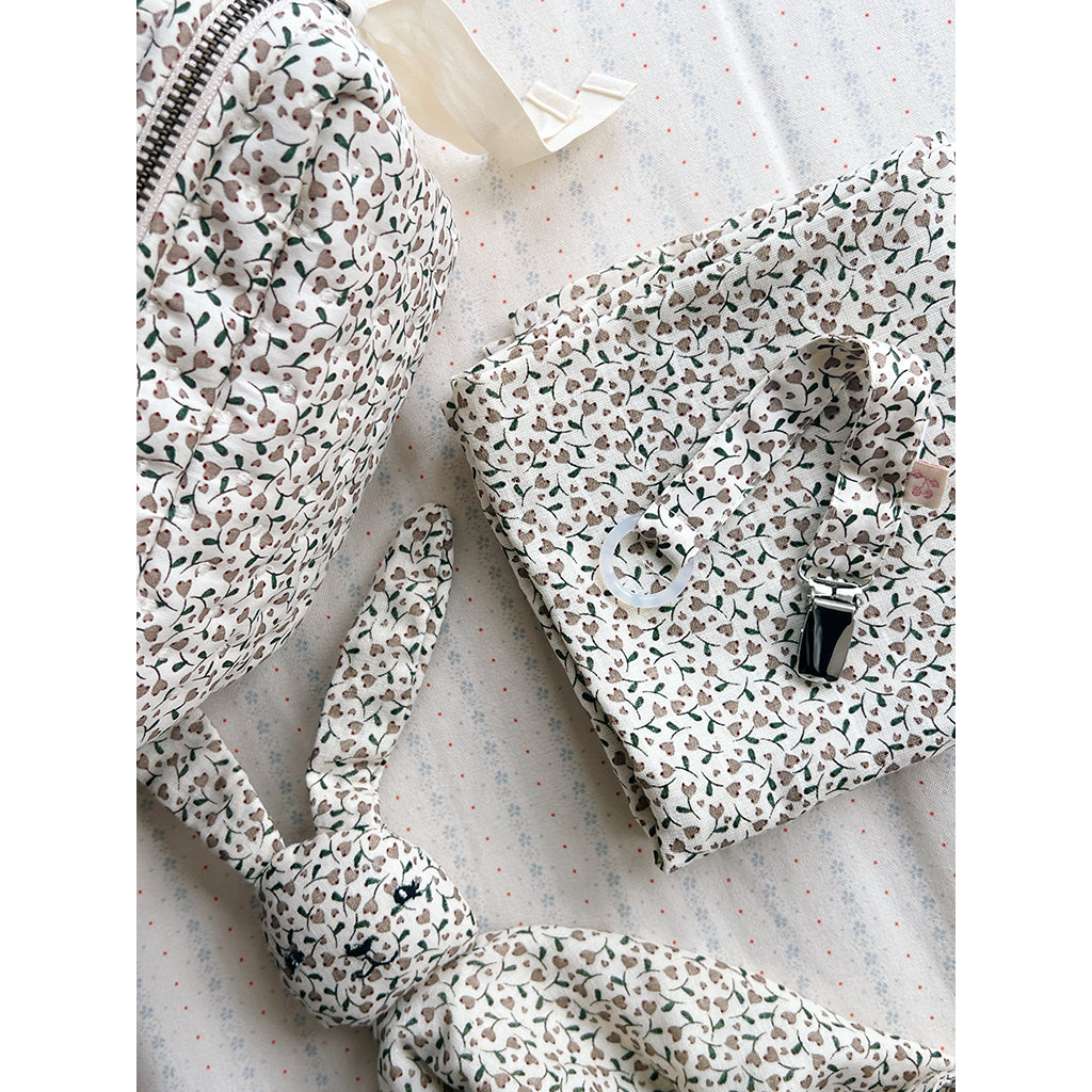 Konges Sløjd Changing Accessories, 4-Piece Gift Box - Milk Tank