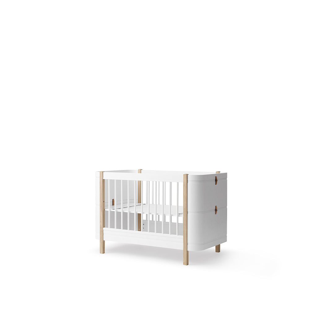 Oliver Furniture, Wood Mini+ Crib including Junior Kit – White/Oak