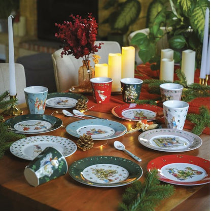 Petit Jour Paris, Peter Rabbit Christmas Plate - Guirlande