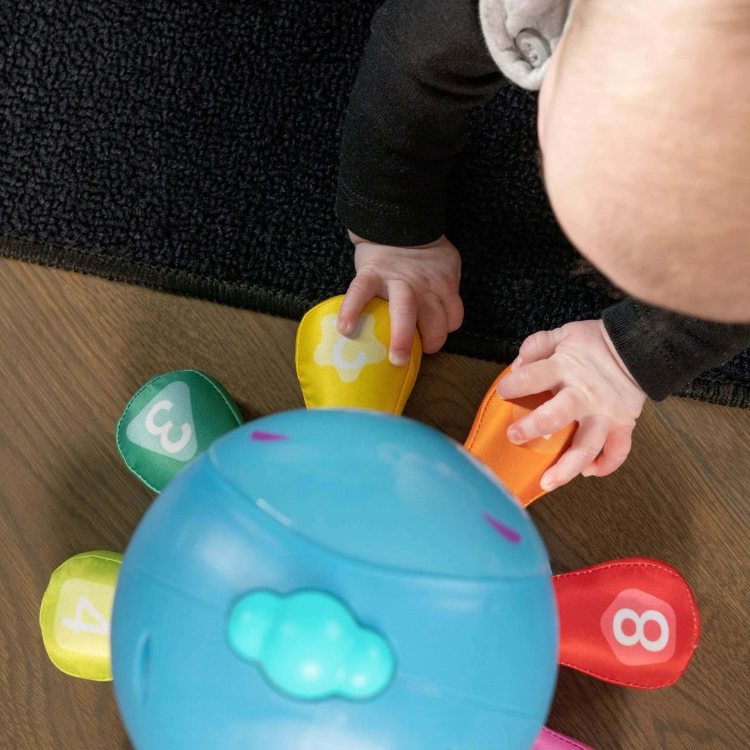 BABY Einstein 4-i-1 Crawl &amp; Chase Pal, Go Opus Go™