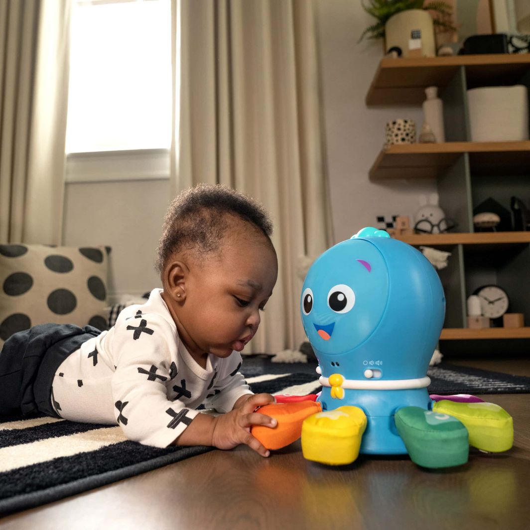 BABY Einstein 4-i-1 Crawl &amp; Chase Pal, Go Opus Go™
