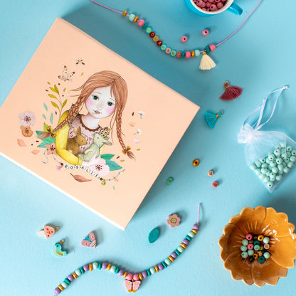 Moulin Roty Smykkesæt m træperler i kuffert - Les Rosalies