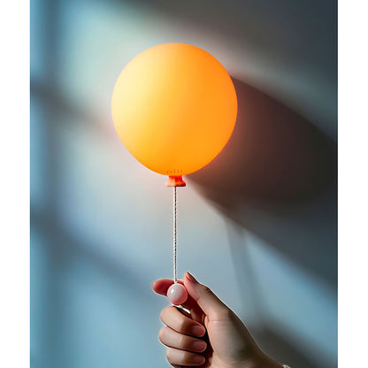 Gingko Mimo ballonlampe, genopladelig væglampe - Blush Bloom