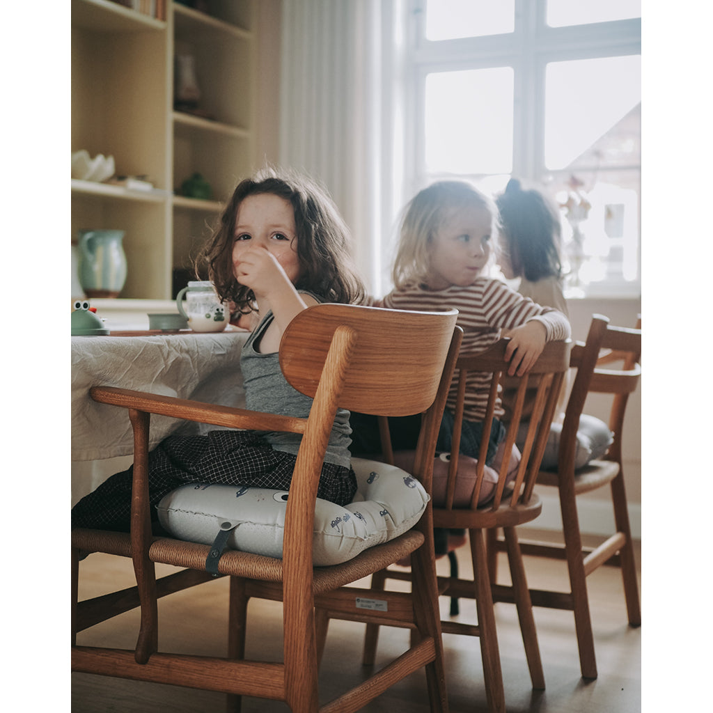 Noui Noui Have a Seat, Inflatable Seating Cushion for Kids - Safari