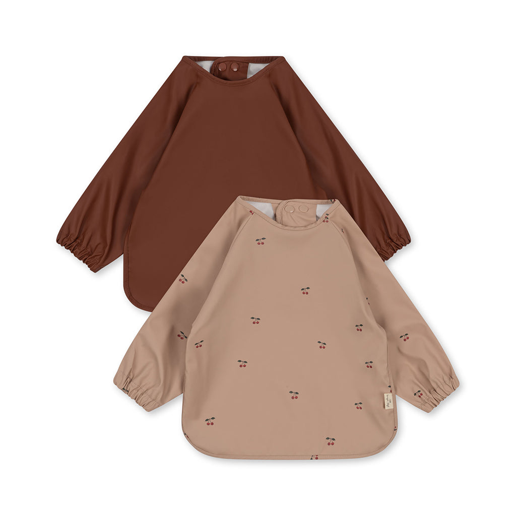 Konges Sløjd Dinner Bib with Sleeves, PU - Cherry