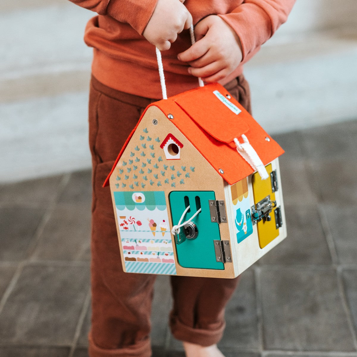 Lilliputiens Activity House – Open and Close