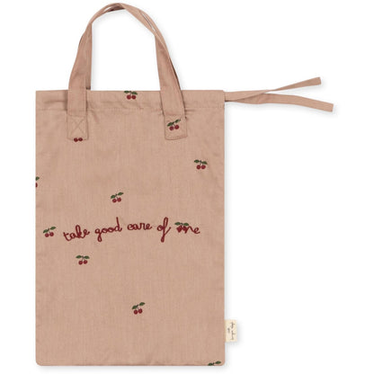 Konges Sløjd Doll Accessories – Blanket, Nappy, and Bib – Cherry Blush