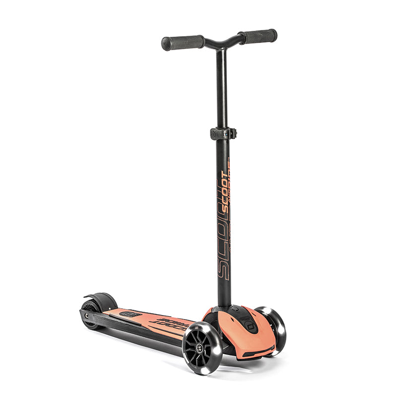 Scoot and Ride Highway Kick 5 løbehjul LED Peach farve forfra