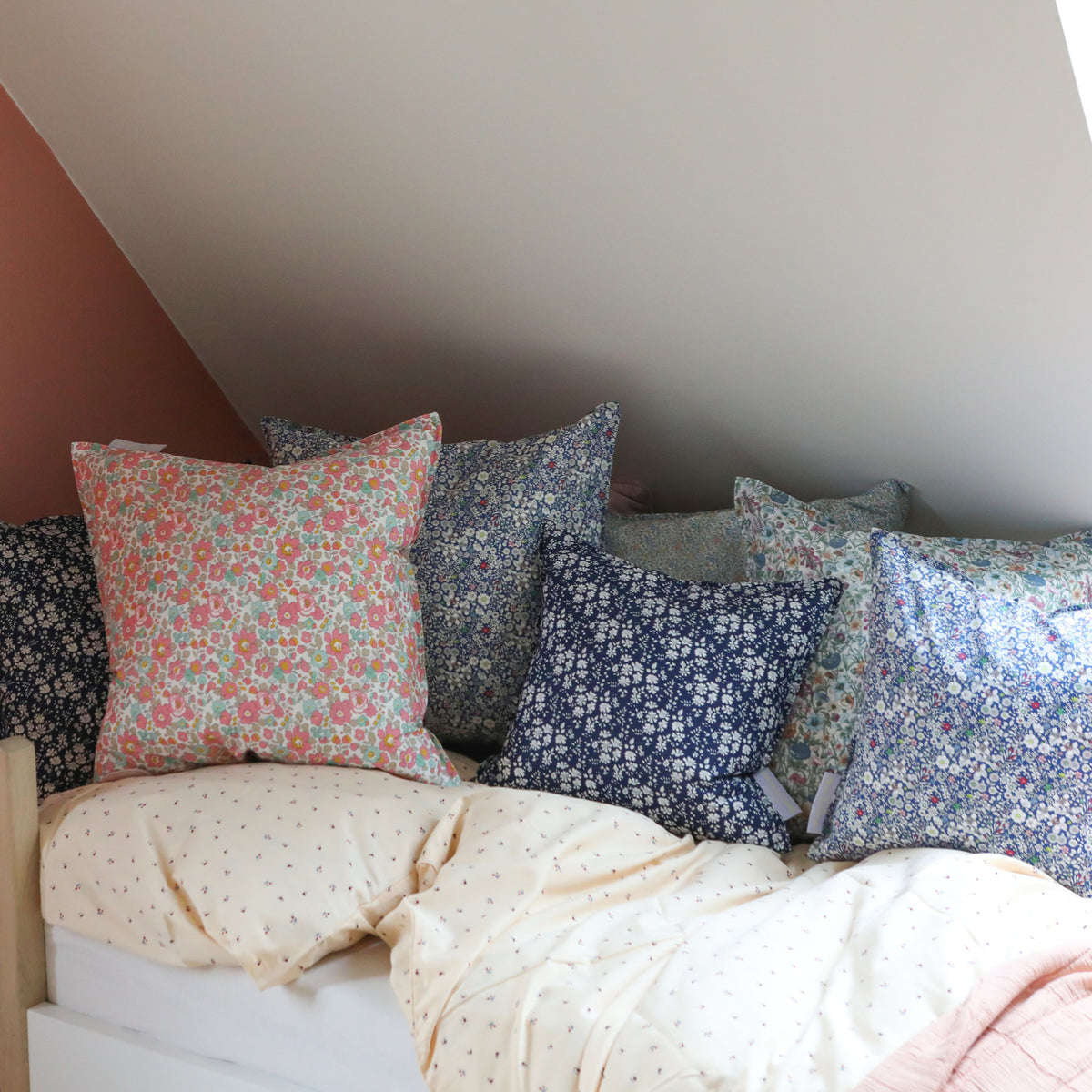 Lirum Larum Leg Mini, Liberty Cushion, 50 x 50 cm - Savannah
