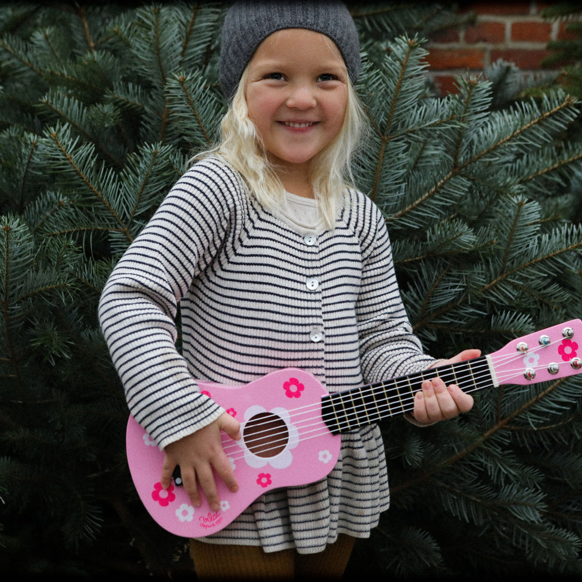 Vilac Wooden Guitar, Pink