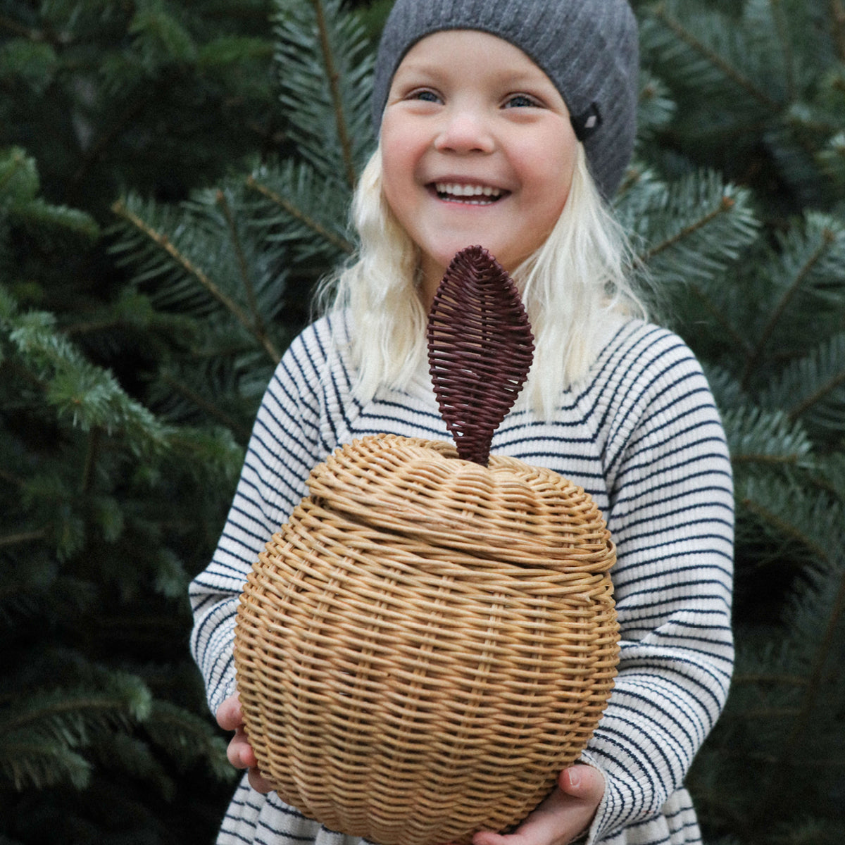 ferm Living Apple Storage, flettet kurv i rattan - Small